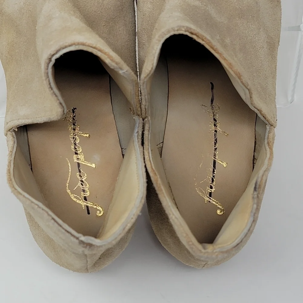 Free People Womens Double V Beige Suede Ankle Boots Size EUR 37.5 New